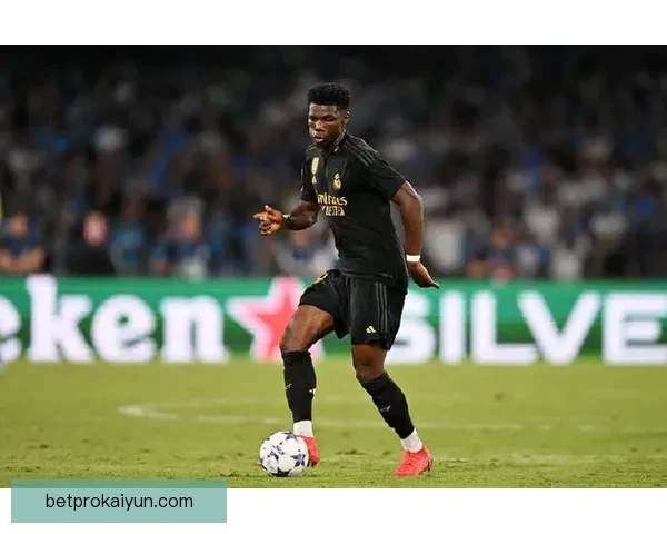 奥雷利恩·楚阿梅尼在近期比赛中表现稳健，状态持续回暖。